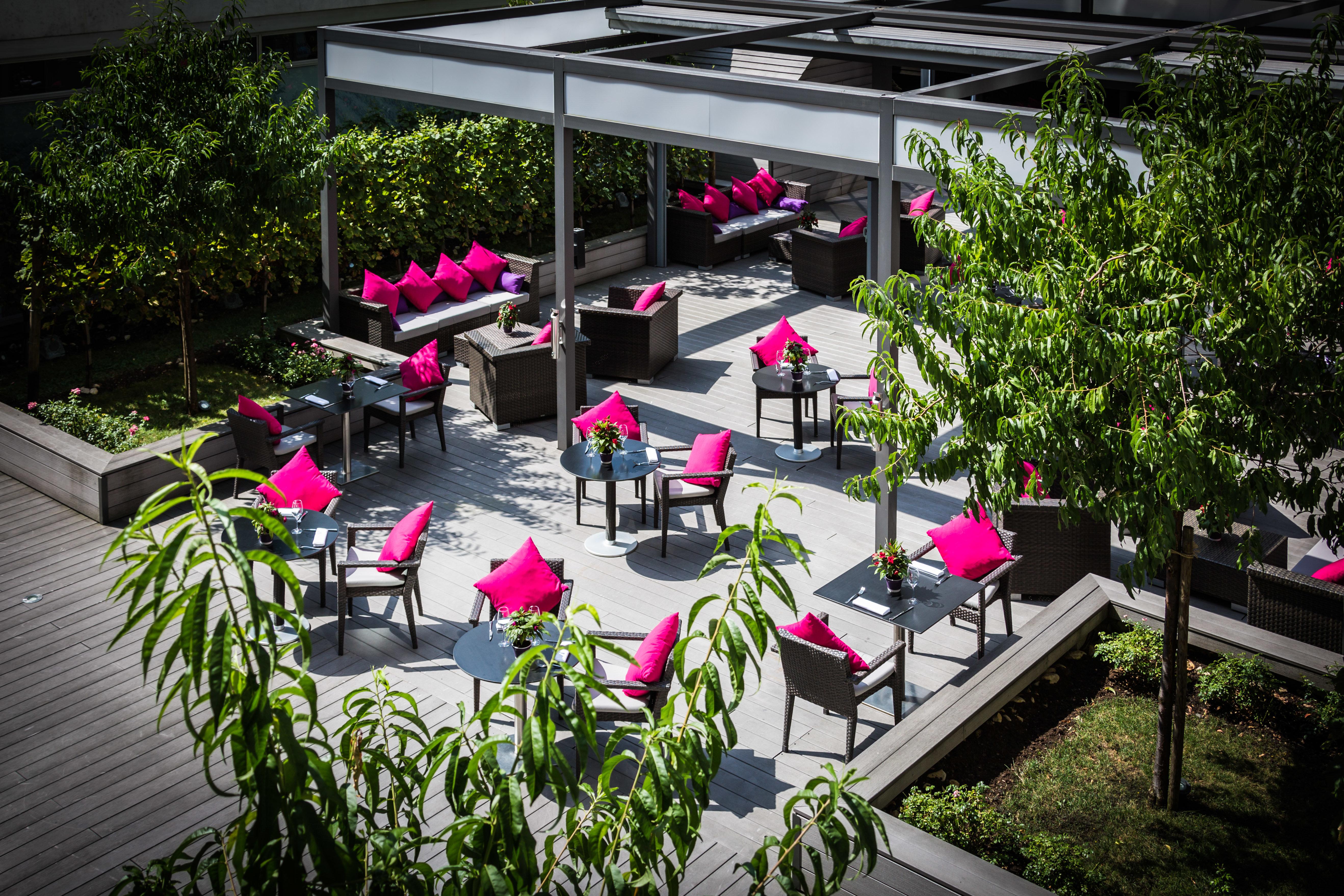 Sofitel Strasbourg Grande Ile Hotel Exterior photo The Terrace at the Hotel